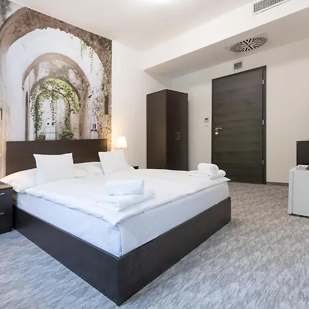Panzio 81 Bed & Breakfast *