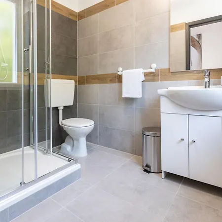 Panzio 81 Bed & Breakfast *