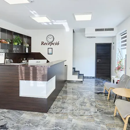 Panzio 81 Bed & Breakfast 4*